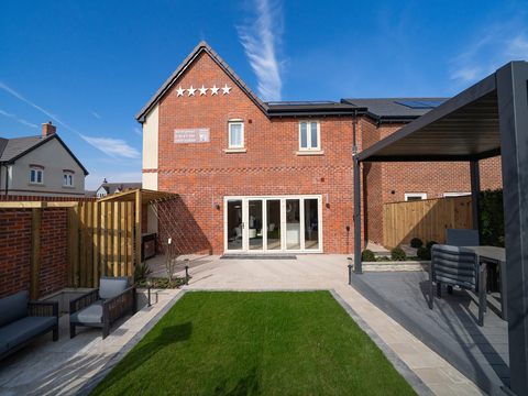 Hinckley, Leicestershire LE10