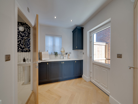 Hinckley, Leicestershire LE10