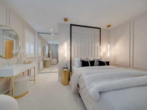 Hinckley, Leicestershire LE10