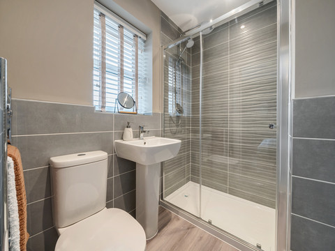 3 bedroom end terraced house for sale
