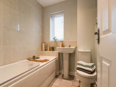 3 bedroom end terraced house for sale