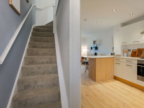 2 bedroom end terraced house for sale