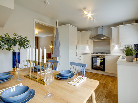 3 bedroom end terraced house for sale