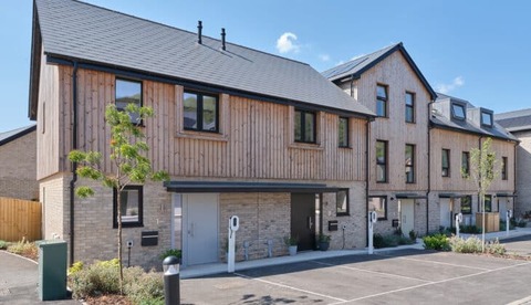 2 bedroom detached house for sale