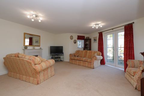 Studio retirement home for sale