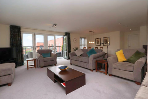 Studio retirement home for sale