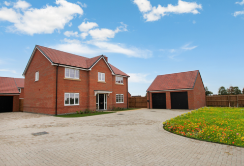 5 bedroom detached house for sale
