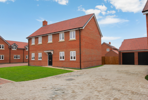5 bedroom detached house for sale