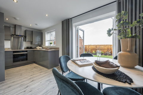 3 bedroom end terraced house for sale