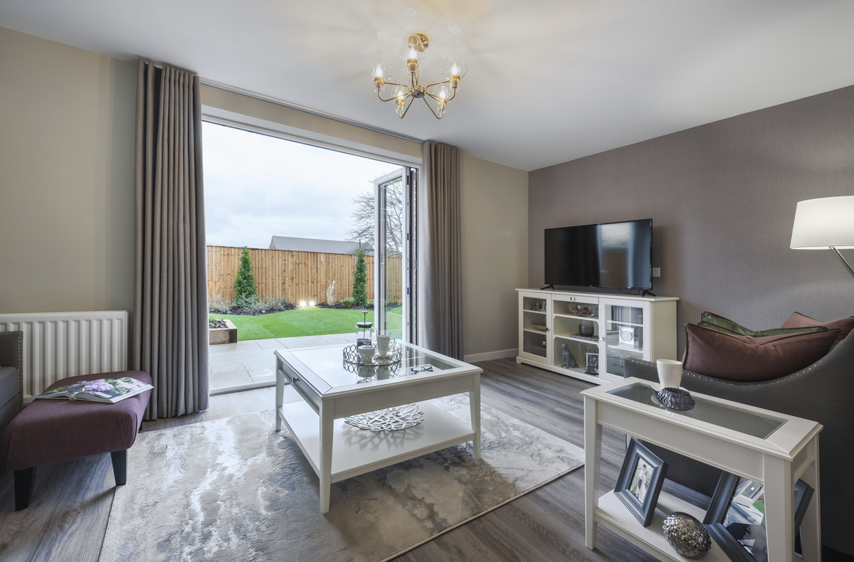 3 bedroom end terraced house for sale