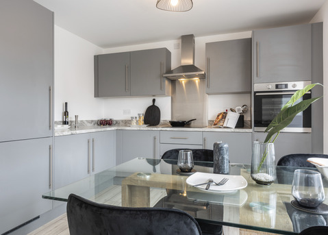 4 bedroom end terraced house for sale