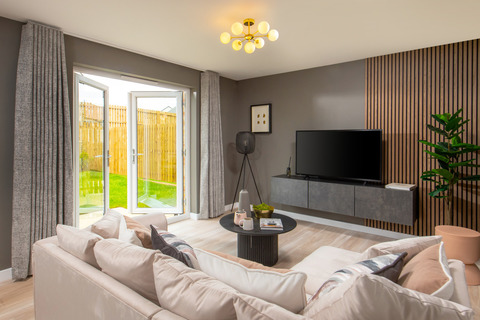 3 bedroom end terraced house for sale
