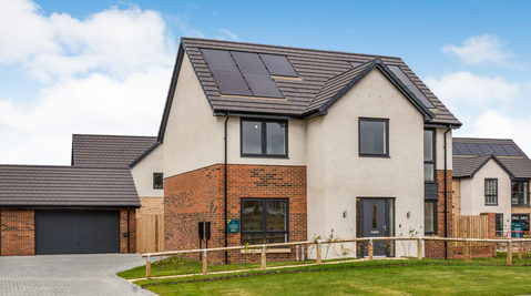 5 bedroom detached house for sale