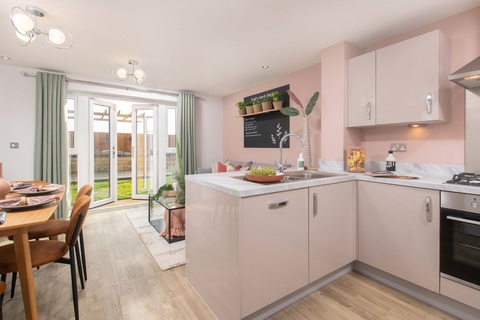 4 bedroom end terraced house for sale
