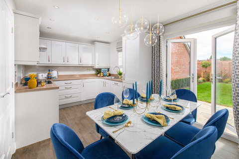 3 bedroom end terraced house for sale