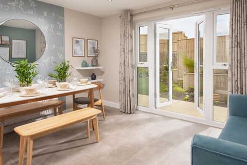 4 bedroom end terraced house for sale