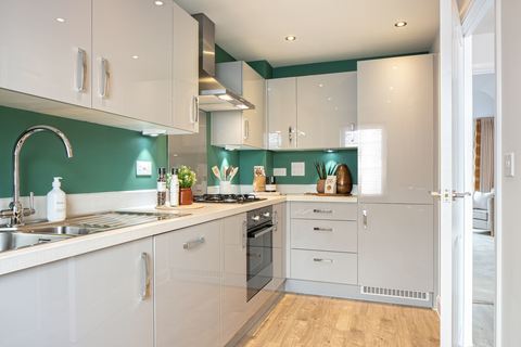 3 bedroom end terraced house for sale