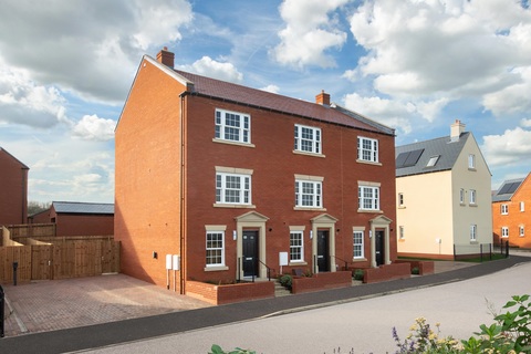 3 bedroom end terraced house for sale