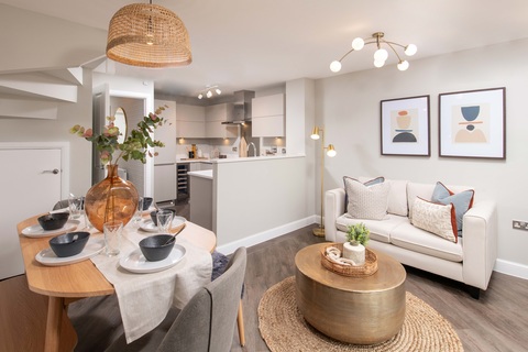 3 bedroom end terraced house for sale