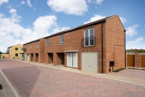 2 bedroom detached house for sale