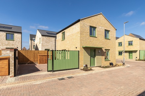 2 bedroom detached house for sale