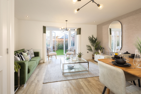 4 bedroom end terraced house for sale
