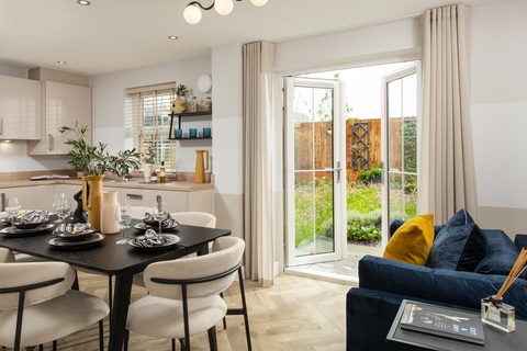 4 bedroom end terraced house for sale