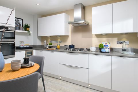 4 bedroom end terraced house for sale