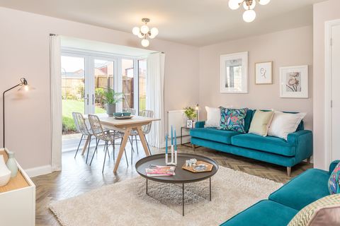 4 bedroom end terraced house for sale