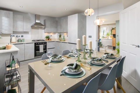 3 bedroom end terraced house for sale