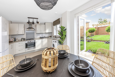 3 bedroom end terraced house for sale