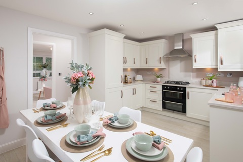3 bedroom end terraced house for sale