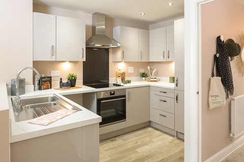 4 bedroom end terraced house for sale