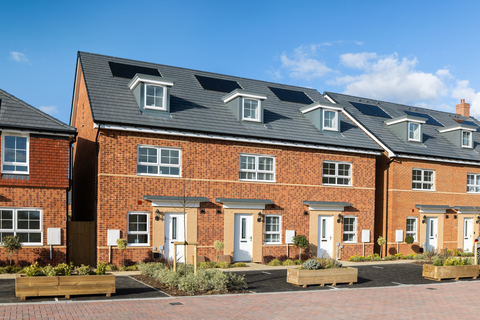 4 bedroom end terraced house for sale