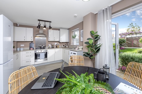 3 bedroom end terraced house for sale