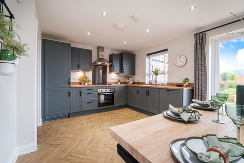 3 bedroom end terraced house for sale