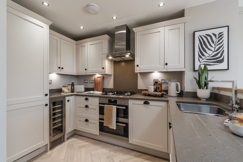 4 bedroom end terraced house for sale