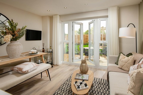 4 bedroom end terraced house for sale