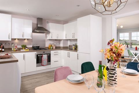 3 bedroom end terraced house for sale