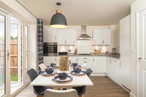 5 bedroom semi detached house for sale