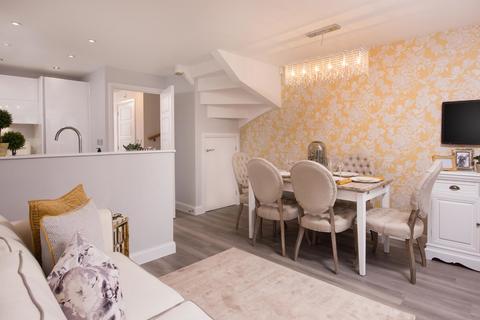 4 bedroom end terraced house for sale