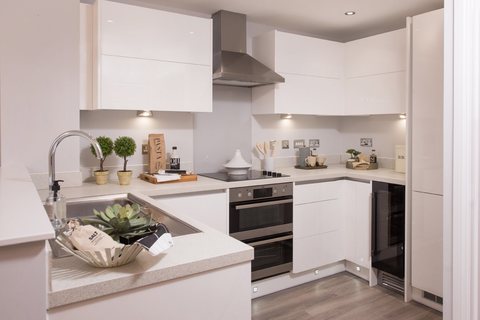 4 bedroom end terraced house for sale