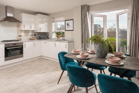 3 bedroom end terraced house for sale