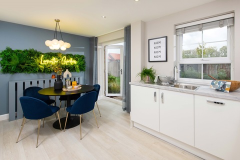 3 bedroom end terraced house for sale