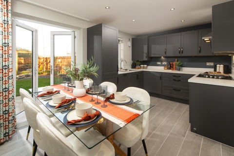 3 bedroom end terraced house for sale