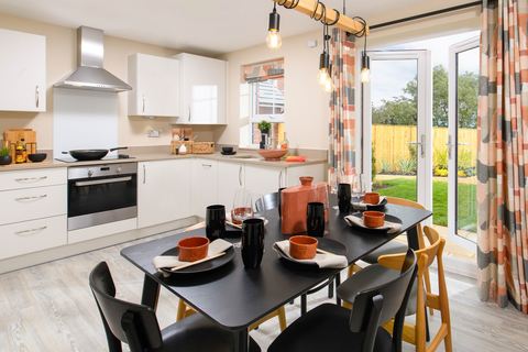 3 bedroom end terraced house for sale