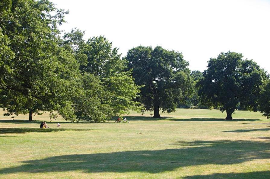 Ridgeway Views in London is built by Barratt London