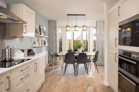3 bedroom end terraced house for sale