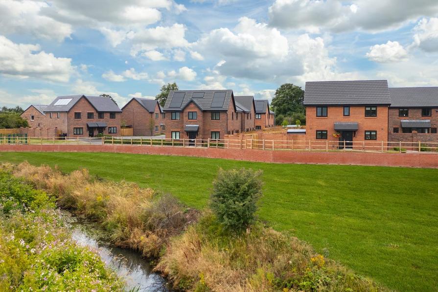 Leigh, Greater Manchester WN7 