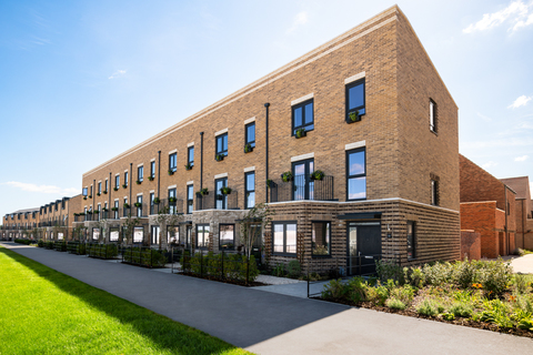 4 bedroom terraced house for sale